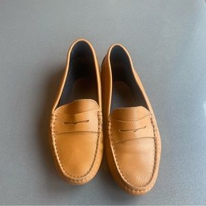 Barely worn leather loafers women